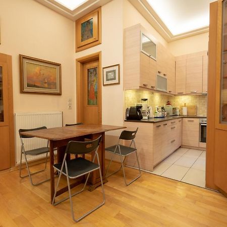 Acropolis Metro St.3 Bedrοοms 6 Persons Maisonette Афіни Екстер'єр фото